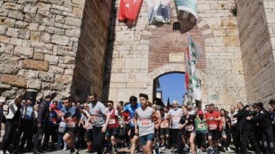 Osmangazi Belediyesi’nin bu yıl 21’incisini düzenlediği "Osman Gazi’yi Anma ve