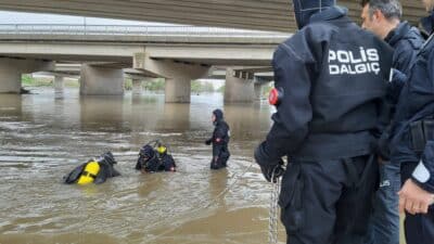 Bursa'nın Karacabey ilçesinde etkili olan yağışlar facia getirdi. Canbolu Köprüsü