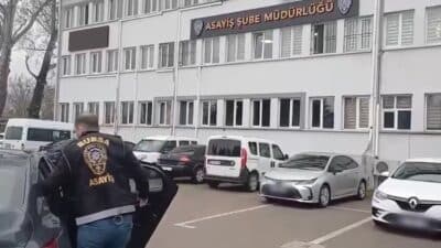 Bursa İl Emniyet Müdürlüğü ekiplerince, çeşitli suçlardan aranan şahıslara yönelik