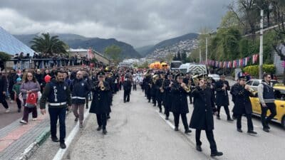 Bursa’da 23 Nisan Ulusal Egemenlik ve Çocuk Bayramı kutlamaları kapsamında
