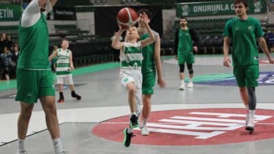 23 Nisan Ulusal Egemenlik ve Çocuk Bayramı kapsamında Bursaspor Basketbol