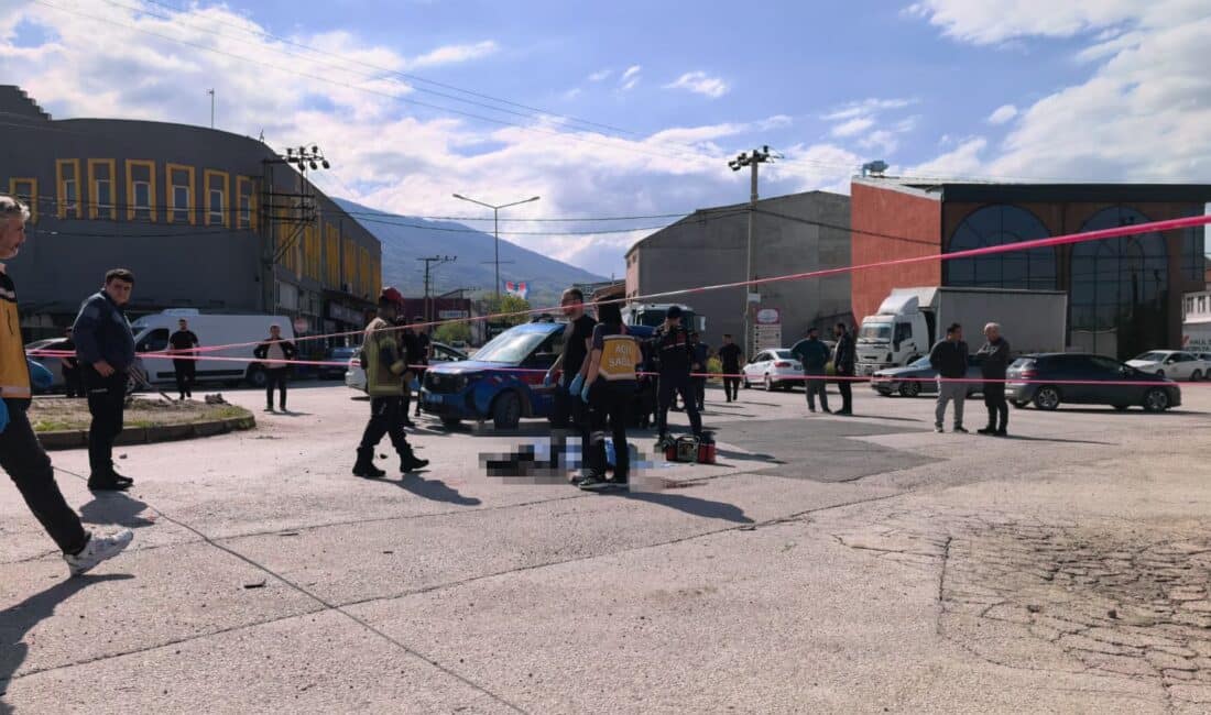 Bursa'nın İnegöl ilçesinde yokuş aşağı inerken freni patlayan vinçten atlayarak