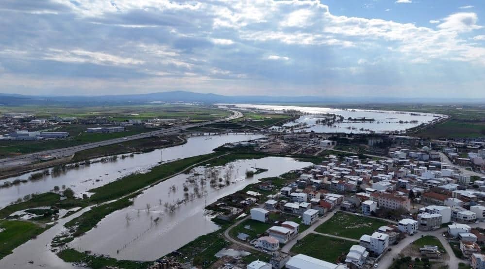 Bursa'nın Karacabey ilçesinde kuraklık endişesiyle geçtiğimiz kasım ayında getirilen çeltik