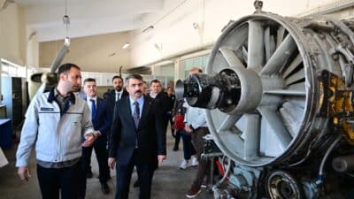 Bursa'da Yıldırım Belediye Başkanı Oktay Yılmaz, Hürriyet Mesleki ve Teknik