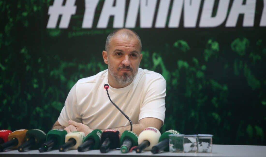 Bursaspor Teknik Direktörü Mustafa Er, yeni sezon öncesi transfer çalışmalarını