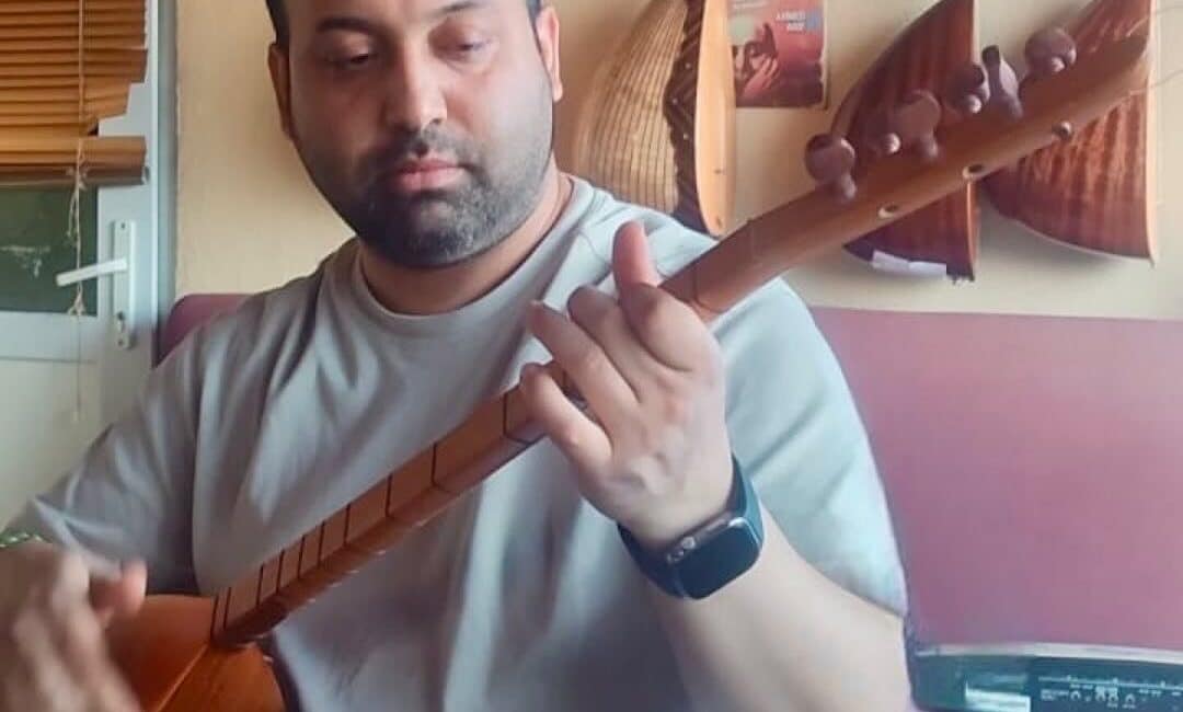 Karacabey Ulviye Matlı Fen Lisesi'nde müzik öğretmenliği yapan 36 yaşındaki