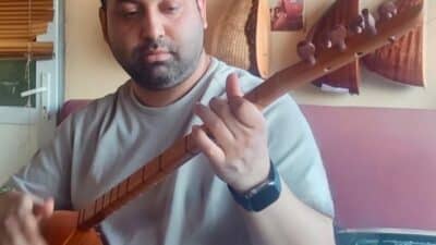 Karacabey Ulviye Matlı Fen Lisesi'nde müzik öğretmenliği yapan 36 yaşındaki