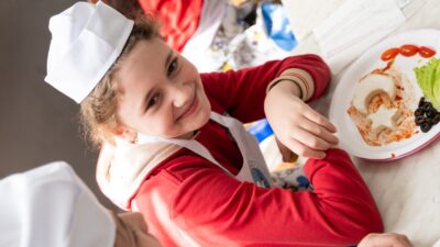 Marmarabirlik’in çocuklara zeytini sevdirmek, sağlıklı beslenme bilinci kazandırmak ve yerli