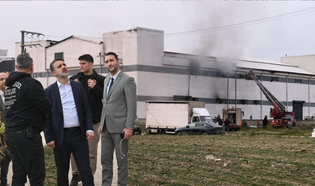 Bursa’nın İnegöl ilçesinde bir mobilya fabrikası alevlere teslim oldu. Bursa