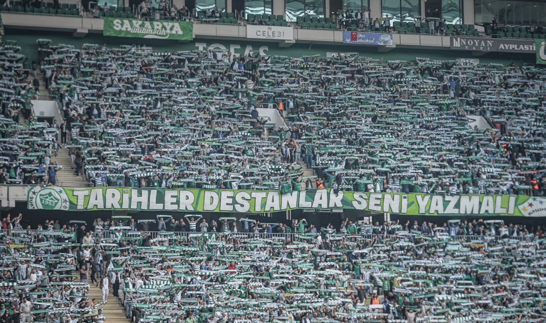 TFF 2. Lig’i şampiyon tamamlayarak 1. Lig’e yükselen Bursaspor, saha