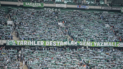 TFF 2. Lig’i şampiyon tamamlayarak 1. Lig’e yükselen Bursaspor, saha