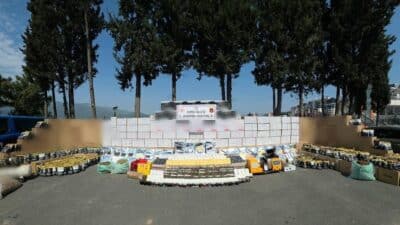 Bursa'da jandarma ekiplerinin düzenlediği operasyonda milyonlarca bandrolsüz makaron ve tonlarca