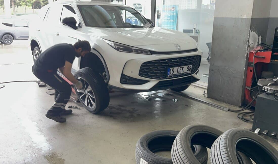 Türkiye genelinde işçiler meydanlarda 1 Mayıs Emek ve Dayanışma Günü’nü
