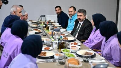 Bursa'da Yıldırım Belediye Başkanı Oktay Yılmaz, 1 Mayıs Emek ve