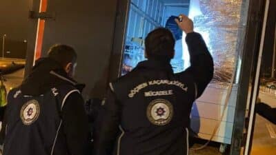Bursa’da polis ekiplerince düzensiz göçle mücadele kapsamında gerçekleştirilen huzur uygulamasında