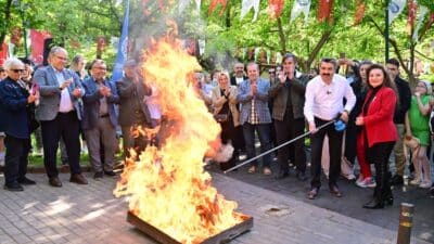 Yıldırım Belediyesi tarafından düzenlenen geleneksel Hıdırellez Şenlikleri, renkli görüntülere sahne