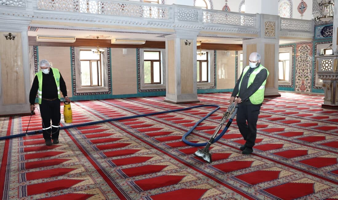 Nilüfer Belediyesi, 2003 yılından bu yana sürdürdüğü ibadethane temizliği çalışmalarına