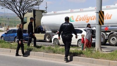 Toplumun yardımseverlik, acıma duygularını daha kolay ve çok etkilediğinden çocukları