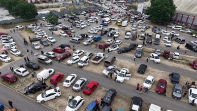 Bursa'da ikinci el otomobil pazarında Kurban Bayramı hareketliliği başladı. Bayrama