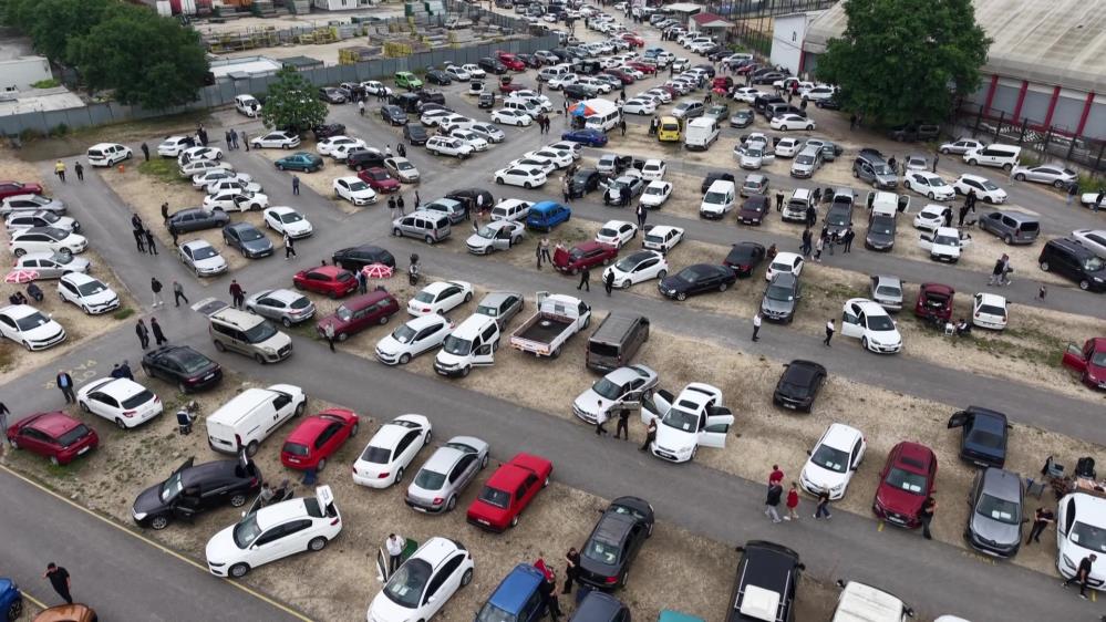 Bursa'da ikinci el otomobil pazarında Kurban Bayramı hareketliliği başladı. Bayrama