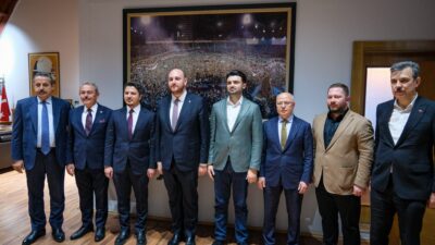 AK Parti Genel Merkez ve Bursa teşkilatı temsilcileri, Özlüce İbrahim