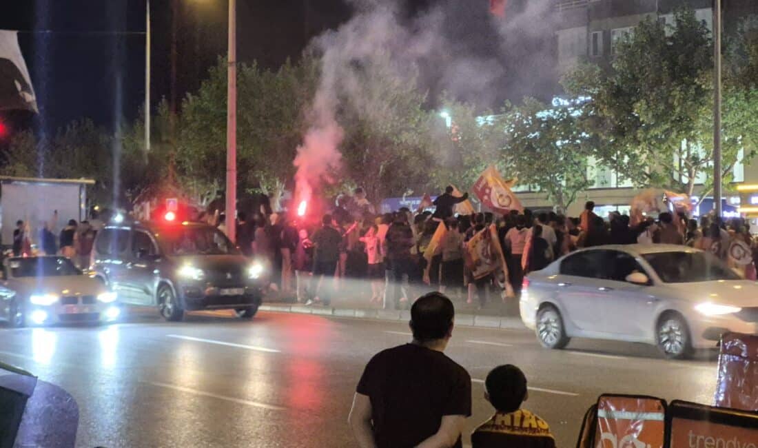 Süper Lig’de şampiyonluğunu ilan eden Galatasaray’ın Bursa’daki taraftarları, kutlamalar için